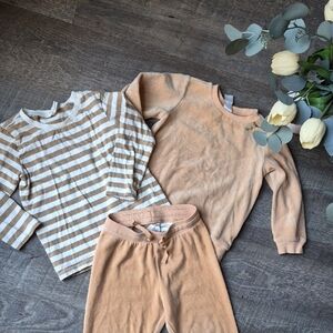 H&M Kids Beige and Cream Long Sleeve Set Velvet 3T
